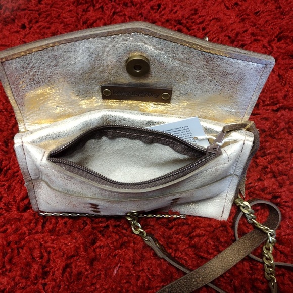 Louis Vuitton up cycle clutch - Picture 5 of 6